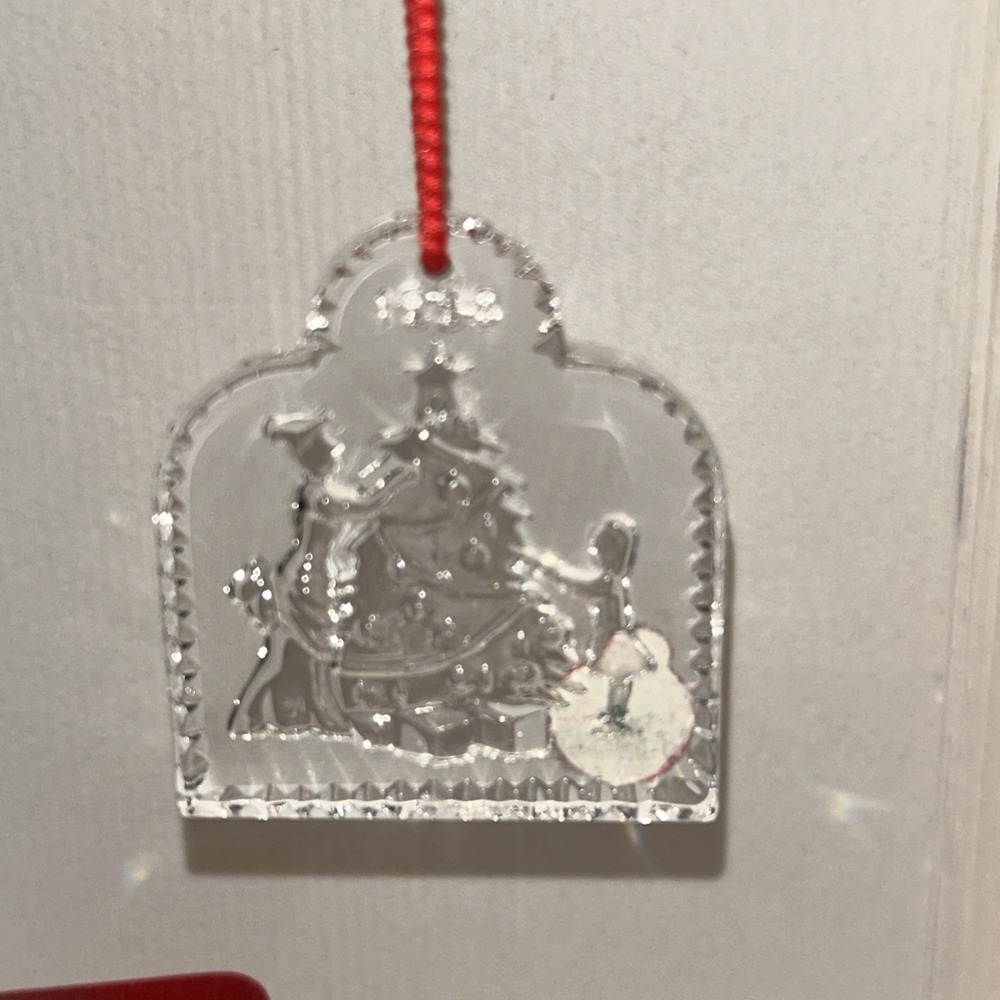Waterford Crystal 1998 Joys of Winter Trimming the Tree Ornament 1st Edition - Picture 3 of 7